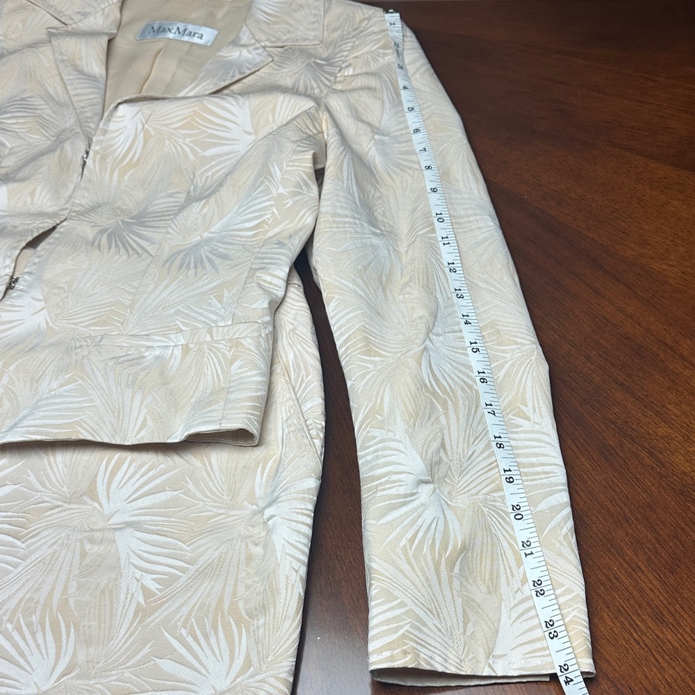 Max Mara Beige Jacquard Skirt Suit • Elegant Tailored Two-Piece • Size 6 - Picture 9 of 16